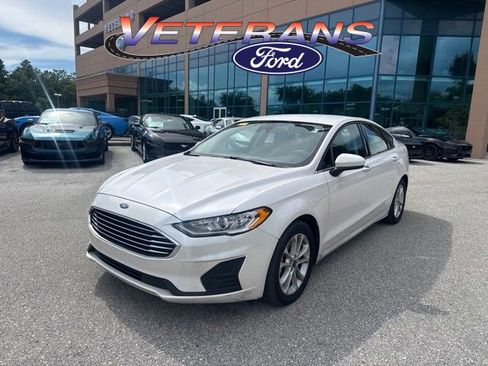 Used 2019 Ford Fusion SE FWD image 1