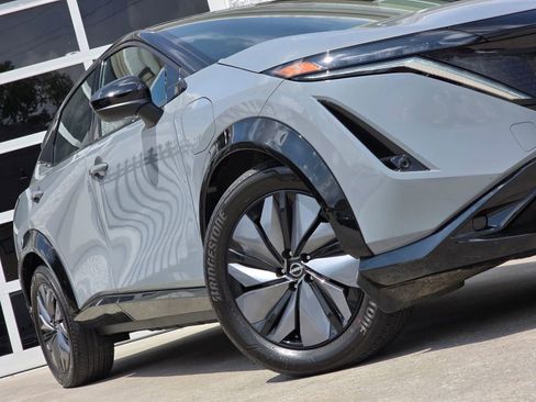 Used 2023 Nissan Ariya AWD image 12