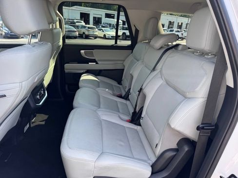 Used 2025 Ford Expedition Max Platinum AWD/4WD image 35
