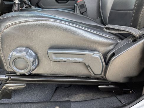 Used 2018 Jeep Wrangler Unlimited Sahara w/ Safety Group image 20