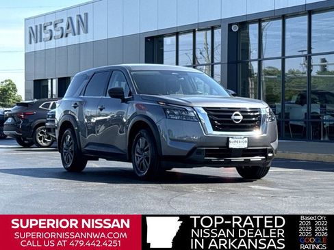 Certified 2024 Nissan Pathfinder S FWD image 1