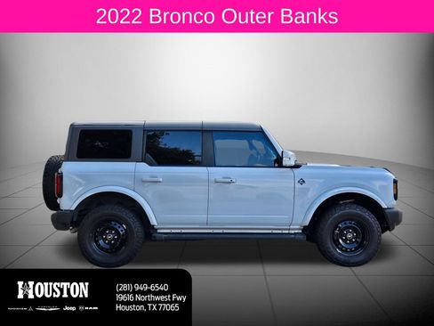 Used 2022 Ford Bronco Outer Banks AWD/4WD image 2
