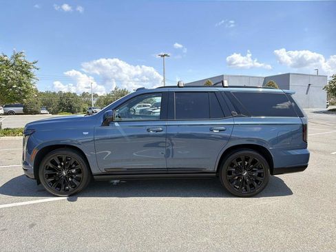 Used 2025 Cadillac Escalade Sport Platinum w/ LPO, ONYX Package AWD/4WD image 2