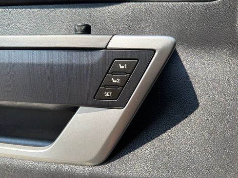 Used 2025 Toyota Tundra Platinum AWD/4WD image 19