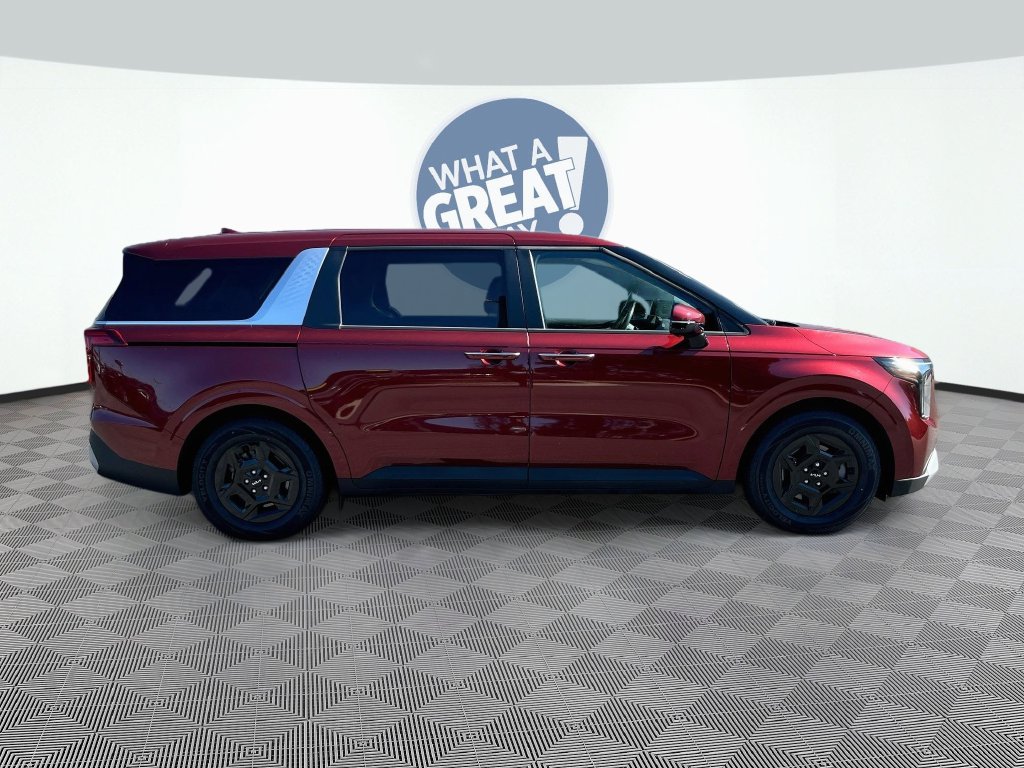 Certified 2025 Kia Carnival FWD image 4