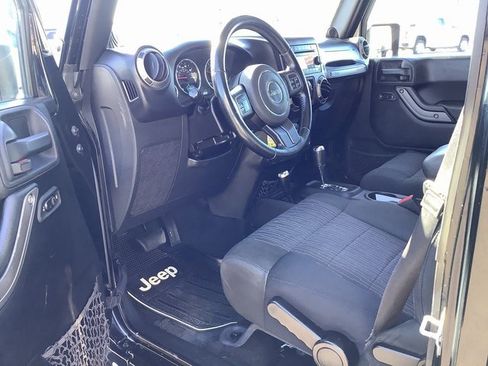 Used 2012 Jeep Wrangler Unlimited Sport image 7