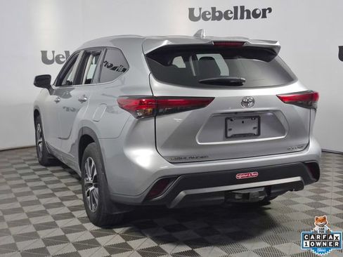 Used 2022 Toyota Highlander XLE AWD/4WD image 5