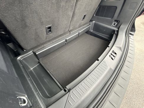 Used 2025 Ford Explorer ST image 31