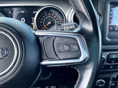 Used 2021 Jeep Wrangler Unlimited Sahara AWD/4WD image 12