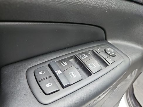 Used 2015 Jeep Grand Cherokee Laredo w/ Quick Order Package 23E AWD/4WD image 22