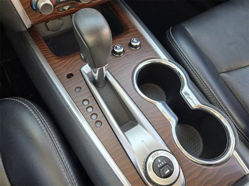 Used 2019 Nissan Pathfinder Platinum image 28