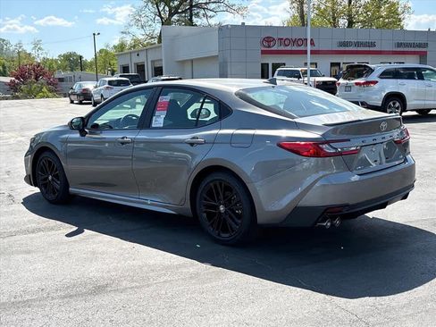 Used 2026 Toyota Camry SE FWD image 28