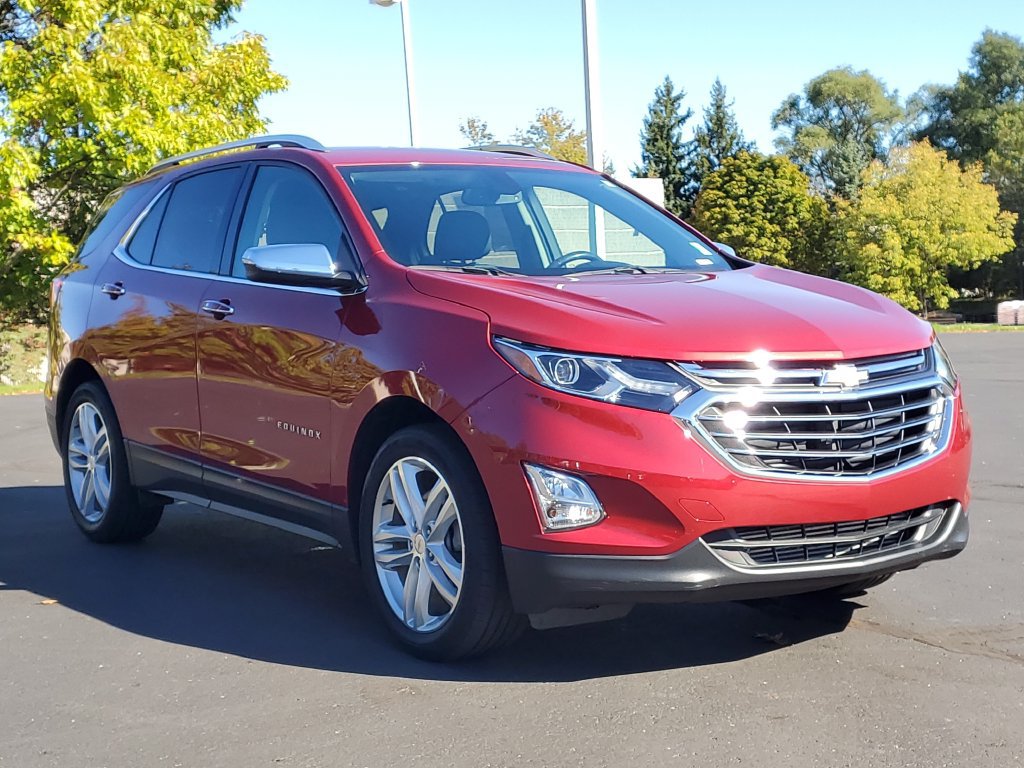 Used 2018 Chevrolet Equinox Premier FWD image 2