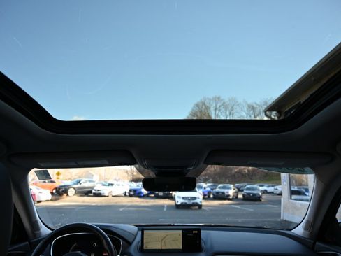 Used 2023 Acura MDX SH-AWD w/ Technology Package image 16