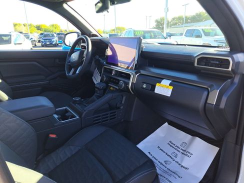 New 2025 Toyota 4Runner 4WD image 34