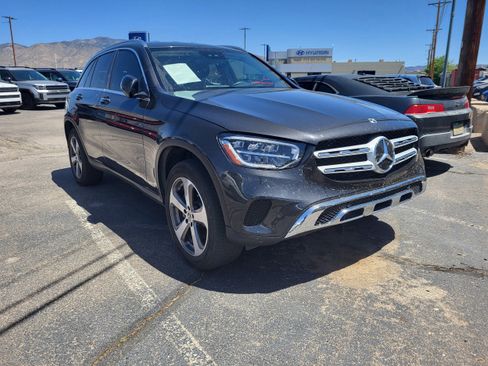 Used 2022 Mercedes-Benz GLC 300 4MATIC image 4