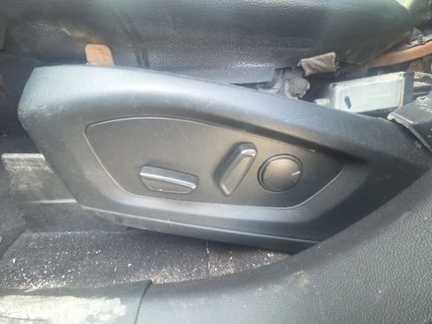 Used 2020 Ford Explorer XLT w/ Equipment Group 202A image 29