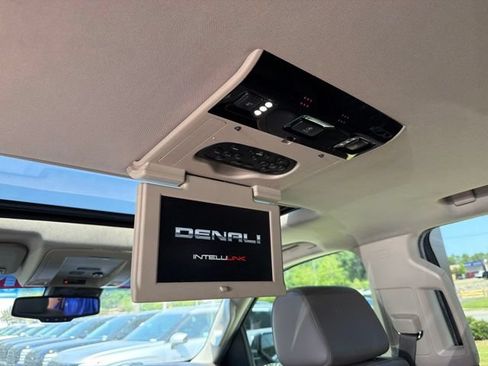 Used 2017 GMC Yukon Denali w/ Open Road Package AWD/4WD image 31