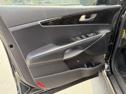 Used 2017 Kia Sorento LX image 10