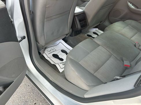 Used 2014 Chevrolet Impala LS FWD image 9