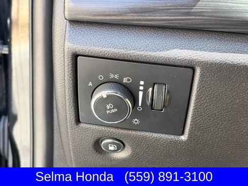 Used 2019 Jeep Grand Cherokee Altitude RWD image 22