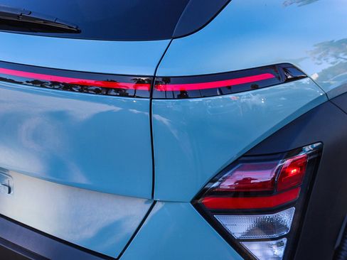 Used 2025 Hyundai Kona SEL image 10