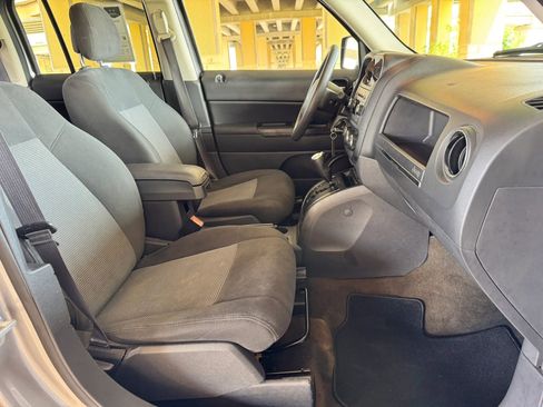 Used 2017 Jeep Patriot Sport w/ Power Value Group FWD image 23