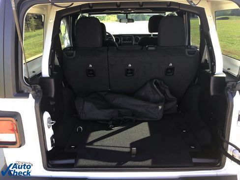 Used 2023 Jeep Wrangler Sport S image 6