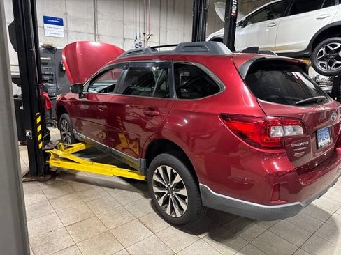 Used 2016 Subaru Outback 2.5i Limited AWD/4WD image 5