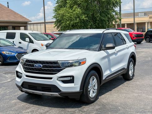 Used 2020 Ford Explorer XLT w/ Equipment Group 202A AWD/4WD image 5