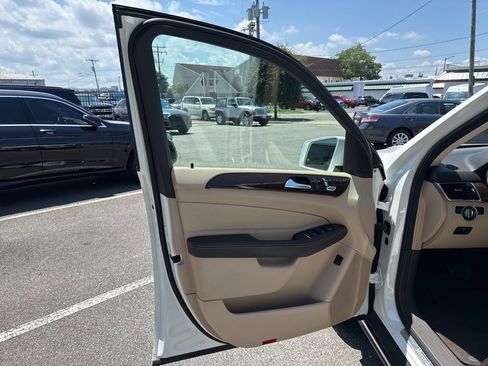 Used 2016 Mercedes-Benz GLE 350 image 6