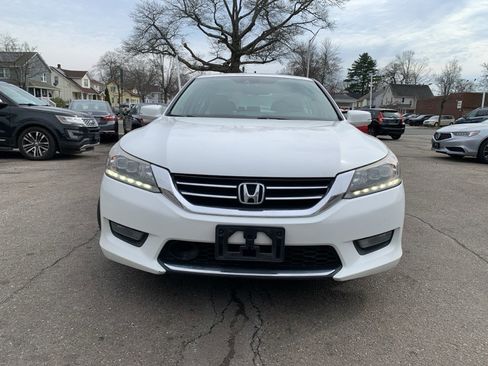 Used 2014 Honda Accord Touring image 2