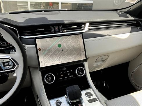 New 2026 Jaguar F-PACE R-Dynamic S image 7