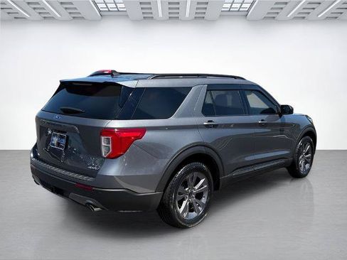 Certified 2023 Ford Explorer XLT w/ Equipment Group 202A AWD/4WD image 3