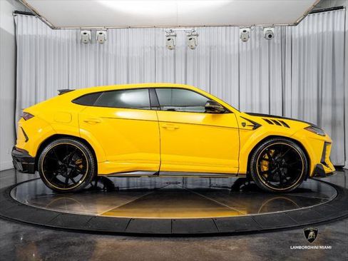 Used 2019 Lamborghini Urus AWD/4WD image 28