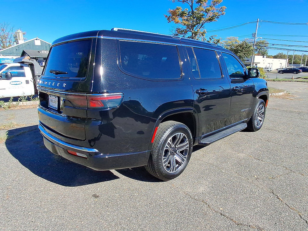 Used 2025 Jeep Wagoneer Series II AWD/4WD image 8