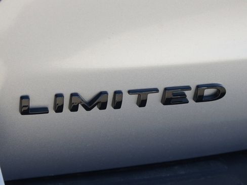 Used 2024 Ford Expedition Limited image 20