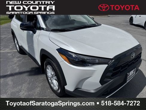 Used 2026 Toyota Corolla Cross LE AWD/4WD image 1