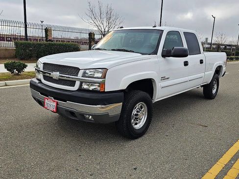 Used 2004 Chevrolet Silverado 2500 LT w/ Skid Plate Package image 3
