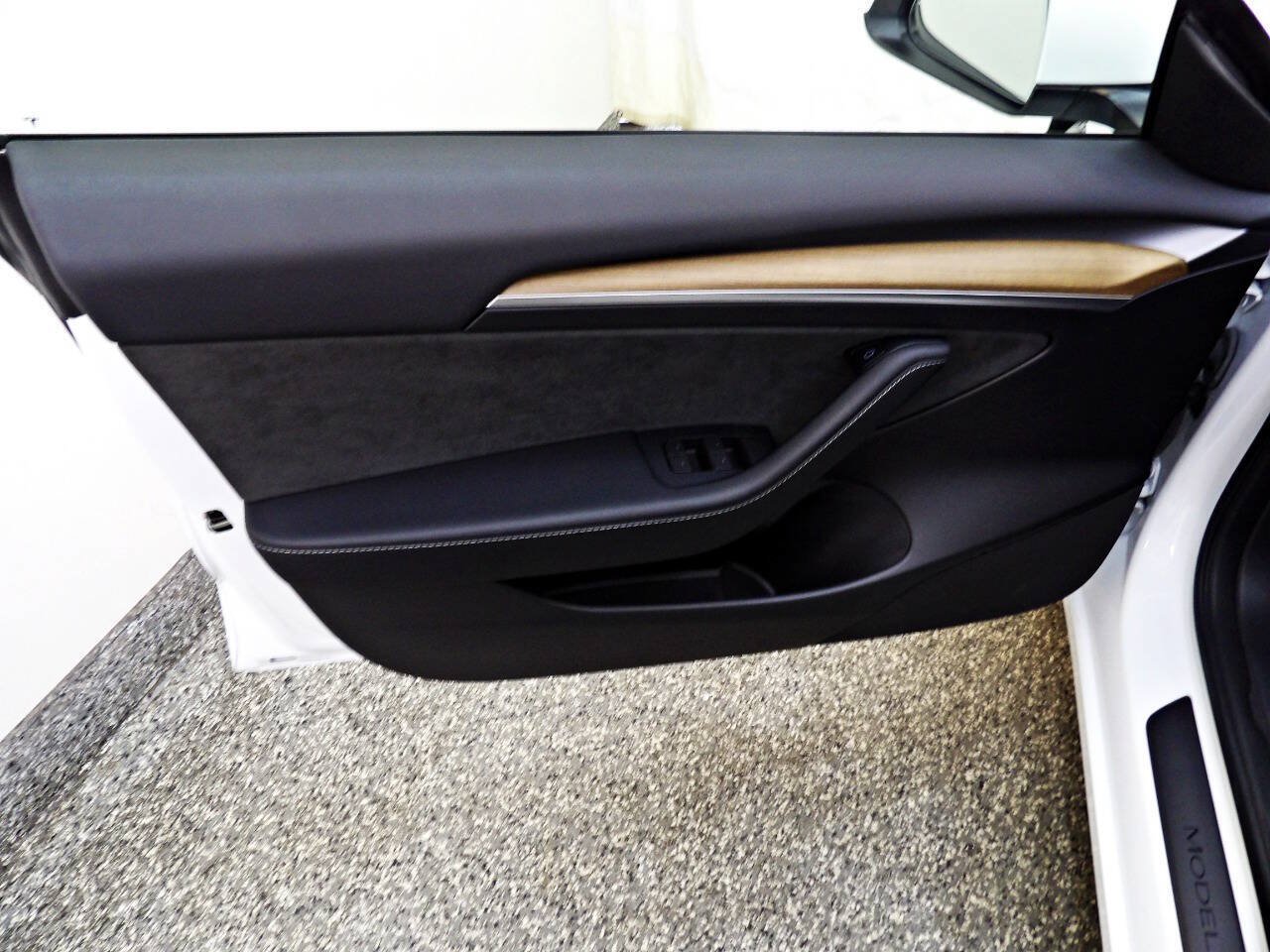 Used 2023 Tesla Model 3 Standard Range RWD image 7