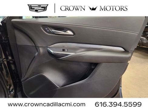 Certified 2025 Cadillac XT4 Premium Luxury image 30