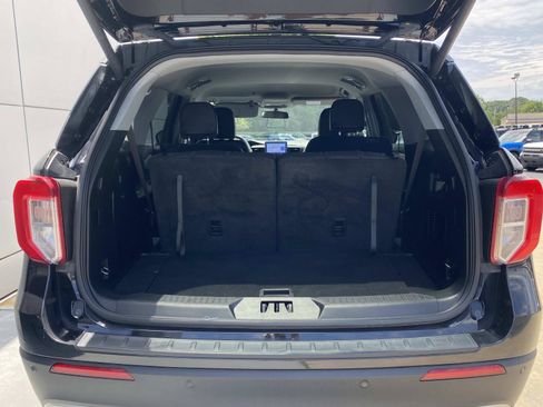 Used 2023 Ford Explorer XLT w/ Equipment Group 202A AWD/4WD image 8