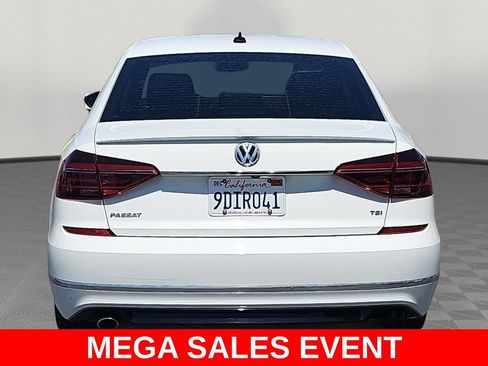 Used 2017 Volkswagen Passat 1.8T R-Line w/ R-Line Lighting Package FWD image 4
