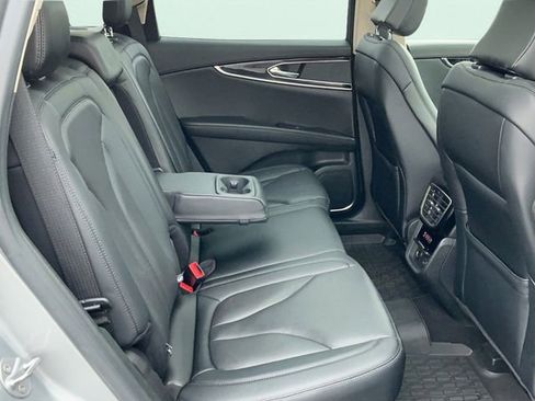 Used 2022 Lincoln Nautilus Reserve AWD/4WD image 22