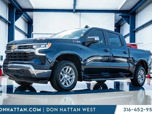 Used 2022 Chevrolet Silverado 1500 LT w/ Z71 Off-Road Package image 1