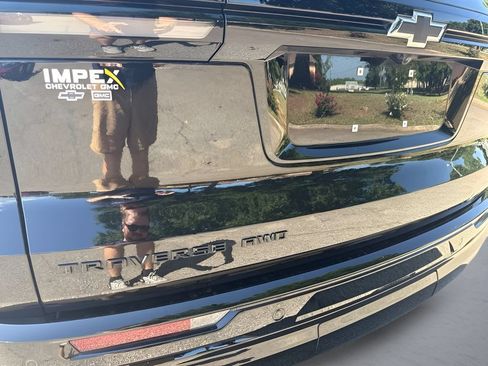 Used 2024 Chevrolet Traverse RS w/ LPO, Floor Liner Package AWD/4WD image 36