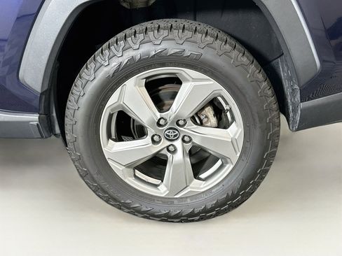 Used 2019 Toyota RAV4 Limited AWD/4WD image 11