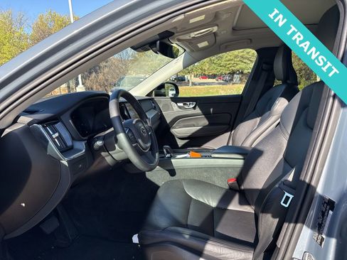 Certified 2024 Volvo XC60 B5 Core image 17