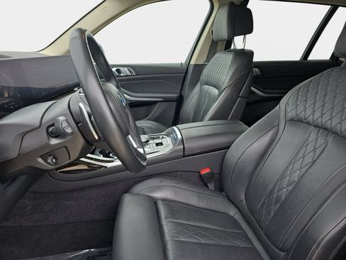 Used 2025 BMW X7 xDrive40i AWD/4WD image 19