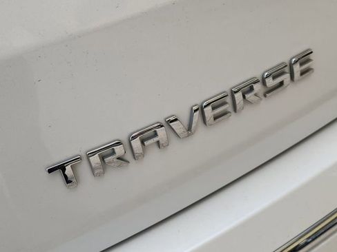 Used 2022 Chevrolet Traverse High Country FWD image 33